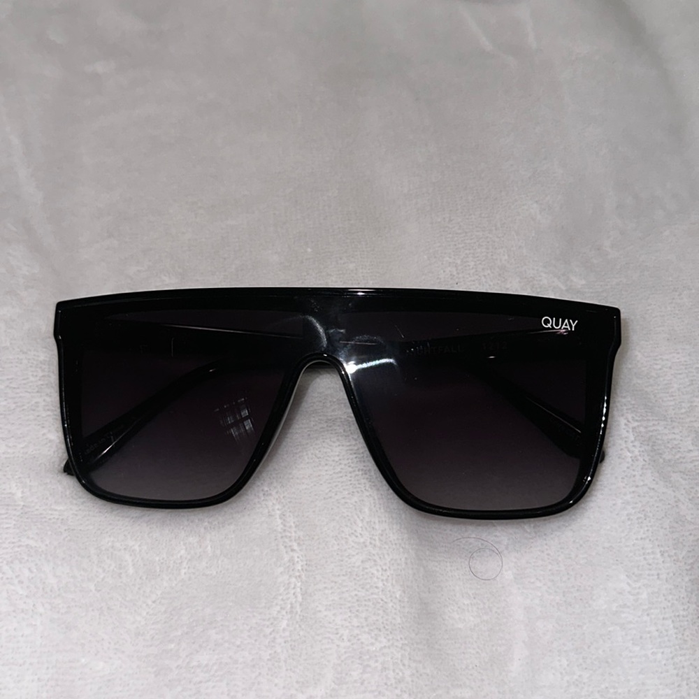 QUAY GLASSES